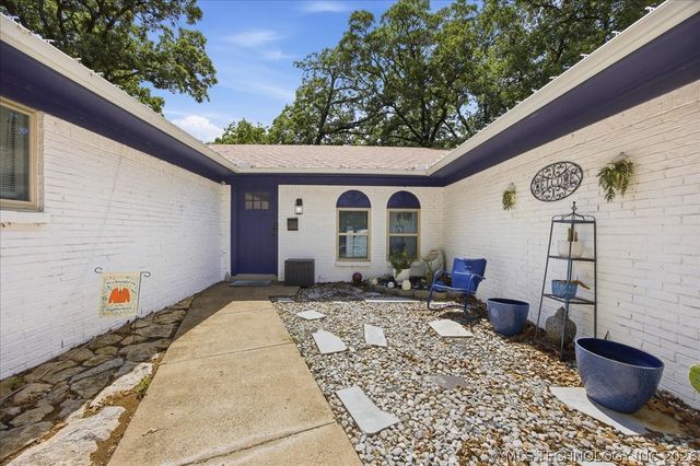 334 Spruce Court, Sand Springs, OK 74063
