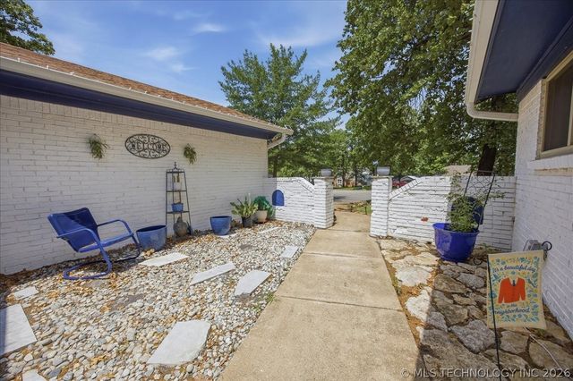 334 Spruce Court, Sand Springs, OK 74063