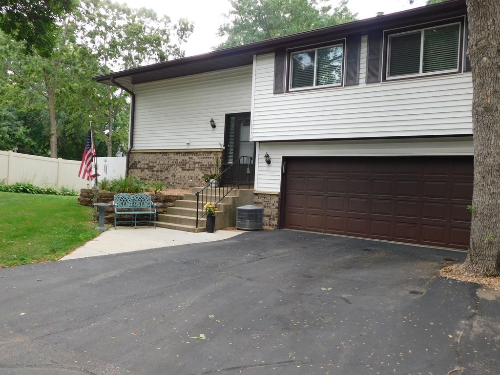 10776 Cavell Road, Bloomington, MN 55438