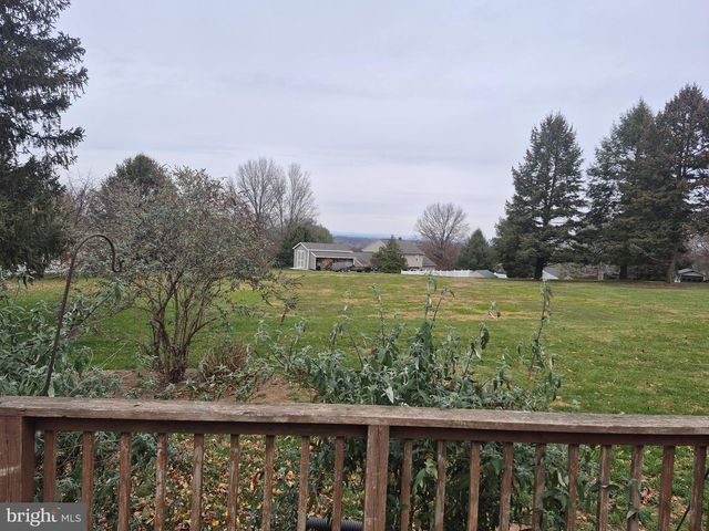 1858 WHITE OAK RD, Strasburg, PA 17579