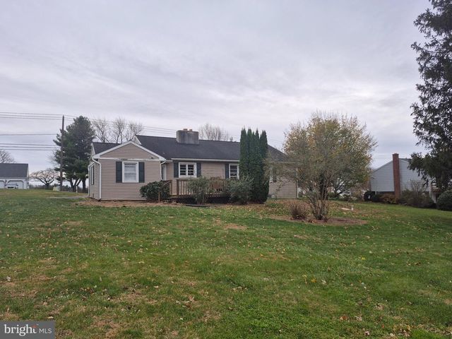 1858 WHITE OAK RD, Strasburg, PA 17579