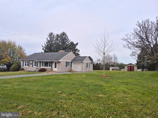 1858 WHITE OAK RD, Strasburg, PA 17579