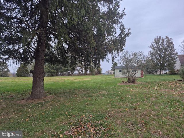 1858 WHITE OAK RD, Strasburg, PA 17579