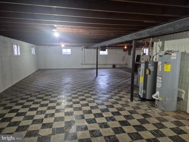 1858 WHITE OAK RD, Strasburg, PA 17579