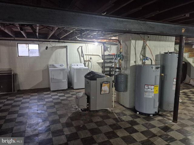 1858 WHITE OAK RD, Strasburg, PA 17579