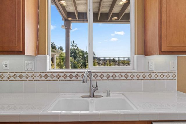 1745 Blue Water Ln, San Marcos, CA 92078