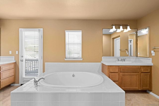 1745 Blue Water Ln, San Marcos, CA 92078