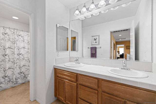 1745 Blue Water Ln, San Marcos, CA 92078