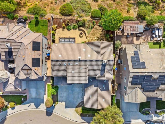 1745 Blue Water Ln, San Marcos, CA 92078