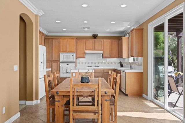 1745 Blue Water Ln, San Marcos, CA 92078