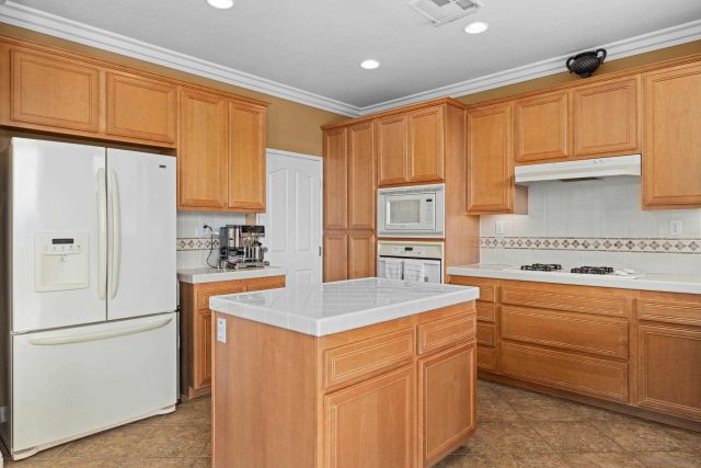 1745 Blue Water Ln, San Marcos, CA 92078