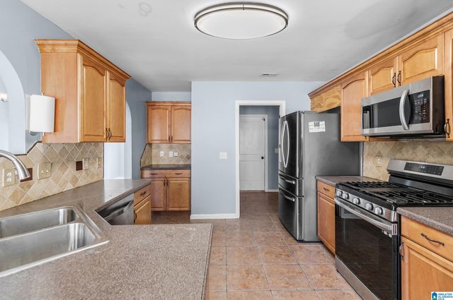 638 CAMDEN COVE LANE, Calera, AL 35040