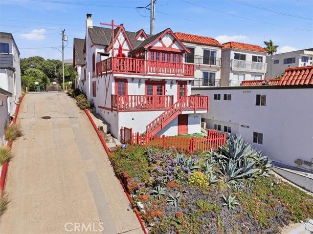 4308 Crest Drive, Manhattan Beach, CA 90266
