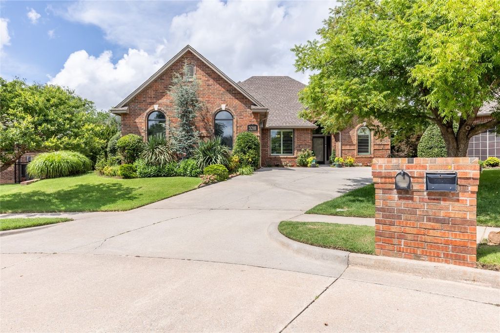 3201 Pinehurst Drive, Norman, OK 73072