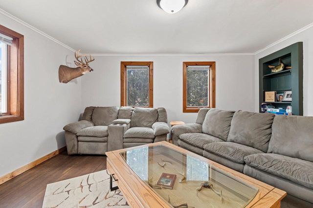 E8557 WEYAUWEGA ROAD, New London, WI 54961