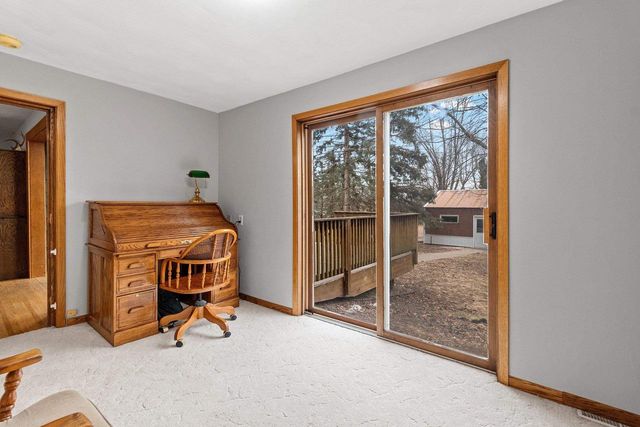 E8557 WEYAUWEGA ROAD, New London, WI 54961