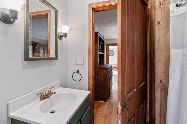 E8557 WEYAUWEGA ROAD, New London, WI 54961