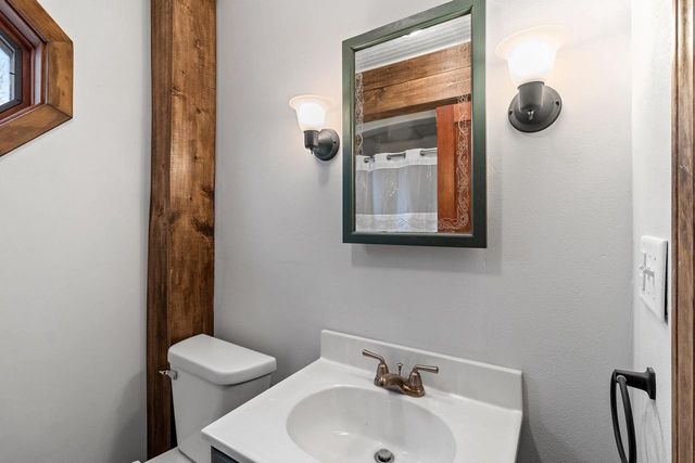 E8557 WEYAUWEGA ROAD, New London, WI 54961