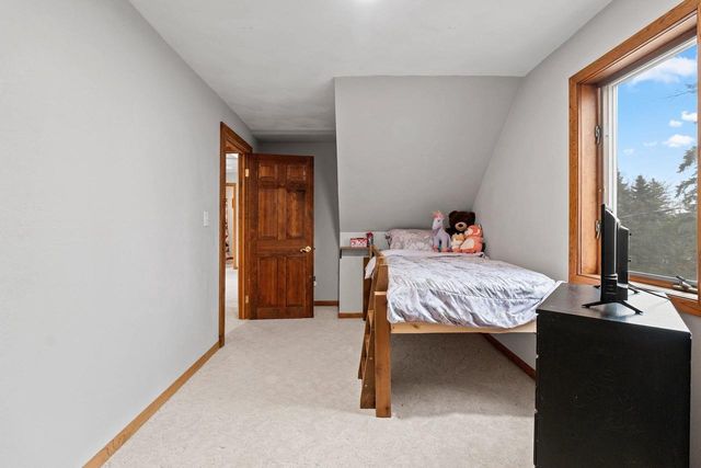 E8557 WEYAUWEGA ROAD, New London, WI 54961