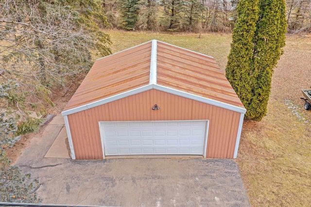 E8557 WEYAUWEGA ROAD, New London, WI 54961