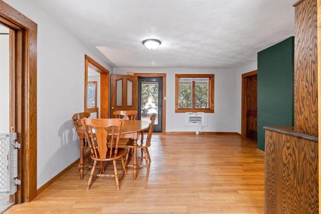 E8557 WEYAUWEGA ROAD, New London, WI 54961