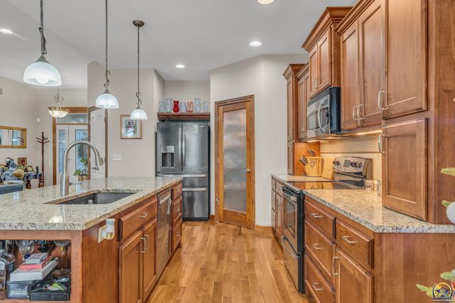 4422 SW Lakeside DR, Topeka, KS 66610