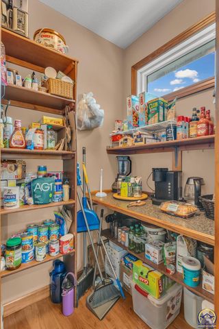 4422 SW Lakeside DR, Topeka, KS 66610