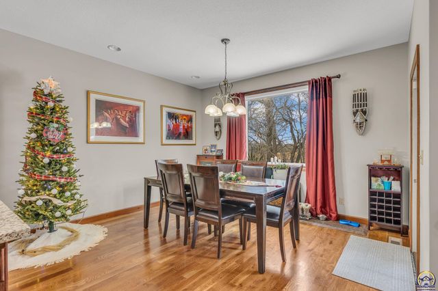 4422 SW Lakeside DR, Topeka, KS 66610