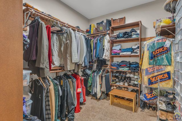 4422 SW Lakeside DR, Topeka, KS 66610