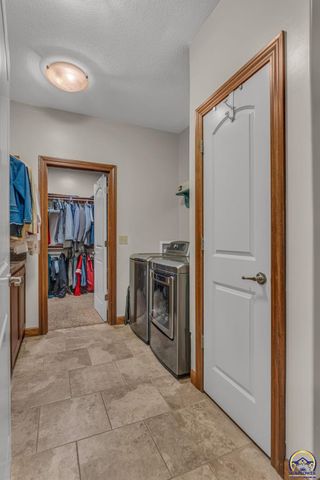 4422 SW Lakeside DR, Topeka, KS 66610