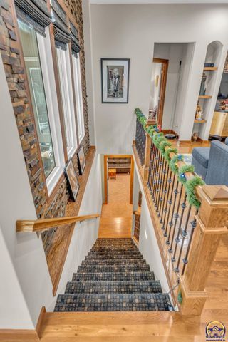 4422 SW Lakeside DR, Topeka, KS 66610