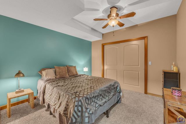 4422 SW Lakeside DR, Topeka, KS 66610