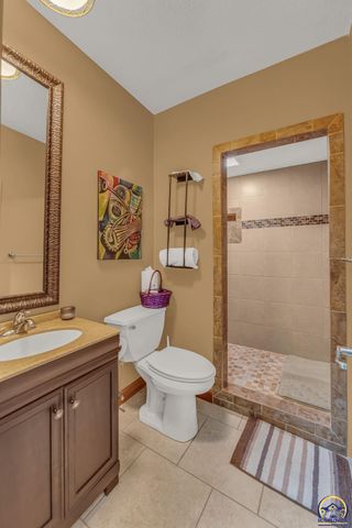 4422 SW Lakeside DR, Topeka, KS 66610