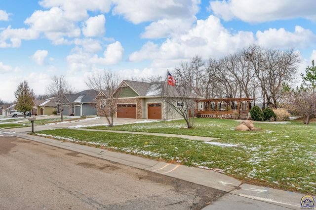 4422 SW Lakeside DR, Topeka, KS 66610