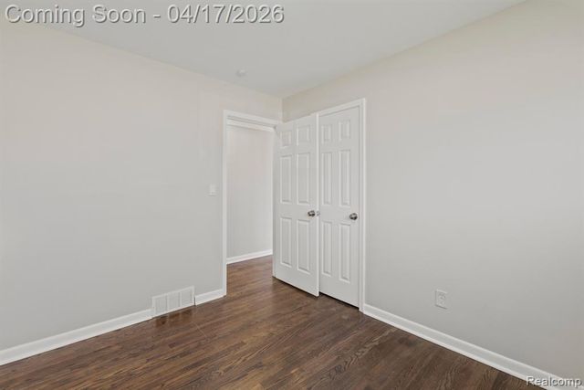 33091 Barton Street, Garden City, MI 48135