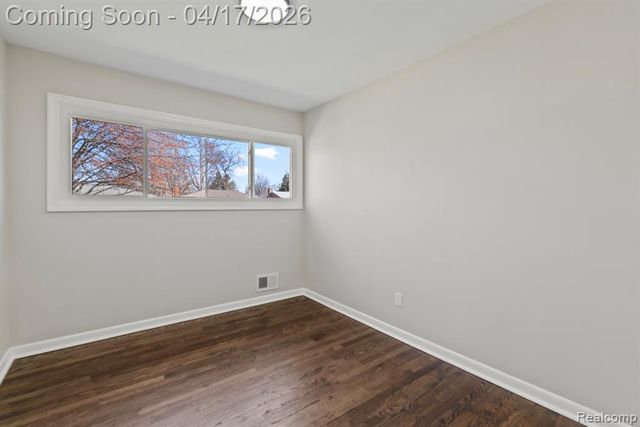 33091 Barton Street, Garden City, MI 48135