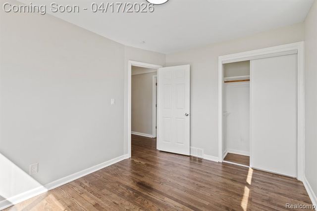 33091 Barton Street, Garden City, MI 48135