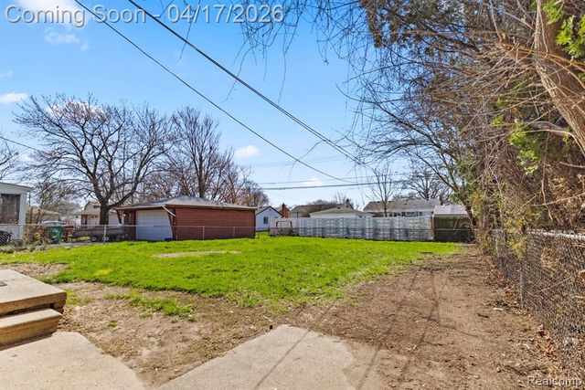 33091 Barton Street, Garden City, MI 48135