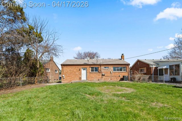 33091 Barton Street, Garden City, MI 48135