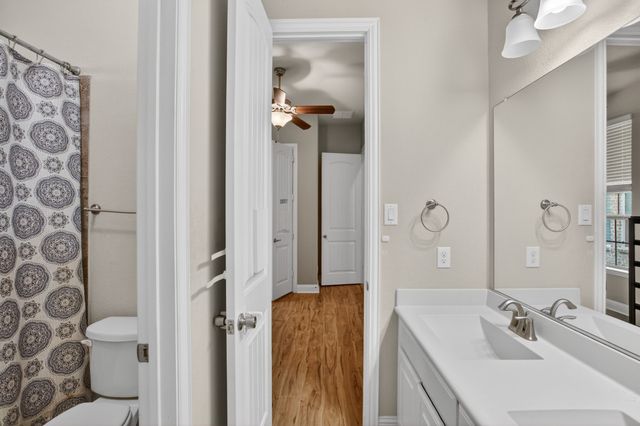 510 Garden Avenue, Euless, TX 76039