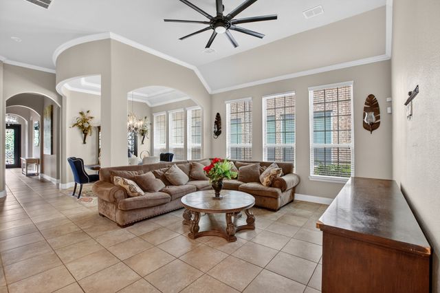 510 Garden Avenue, Euless, TX 76039