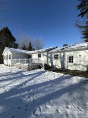 8875 E Miller Road, Vernon Village, MI 48429
