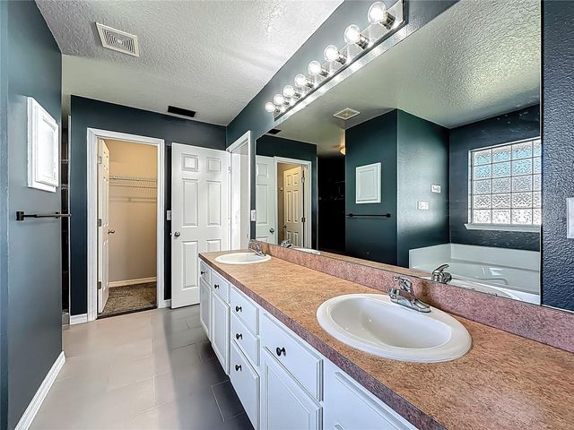 6 LLOWICK COURT, Palm Coast, FL 32164