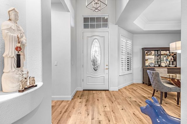 1850 N Hornet Avenue, Clovis, CA 93619