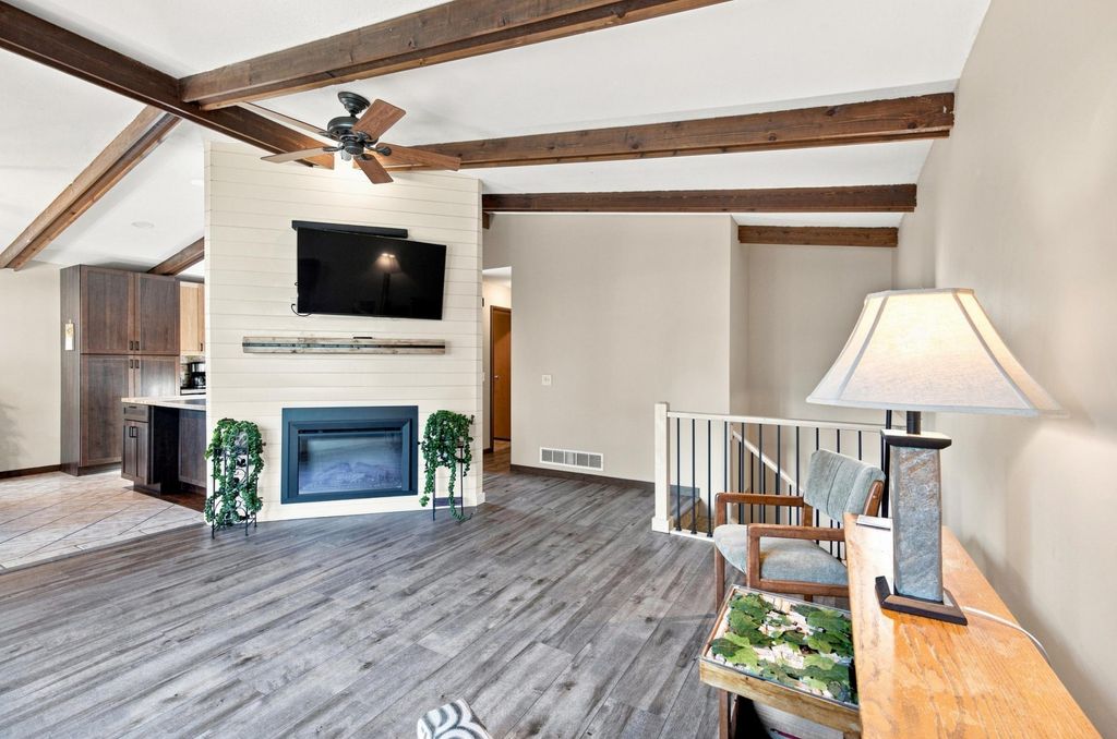 1530 Lois Drive, Shoreview, MN 55126 — exterior
