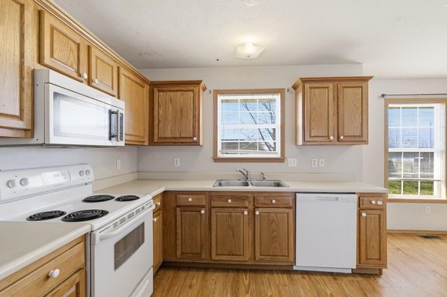 2738 E Moonlight Street, Republic, MO 65738