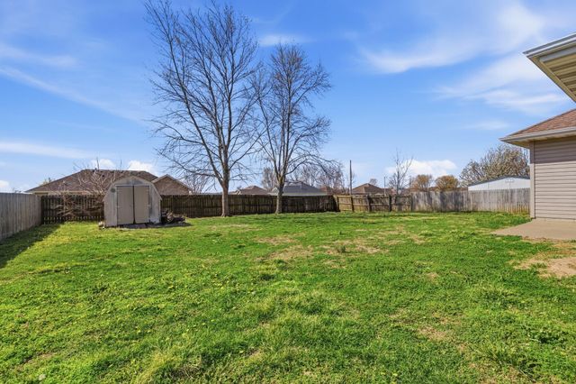 2738 E Moonlight Street, Republic, MO 65738