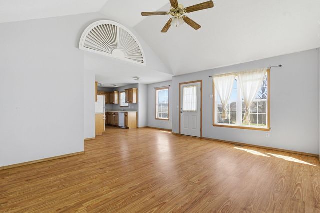 2738 E Moonlight Street, Republic, MO 65738