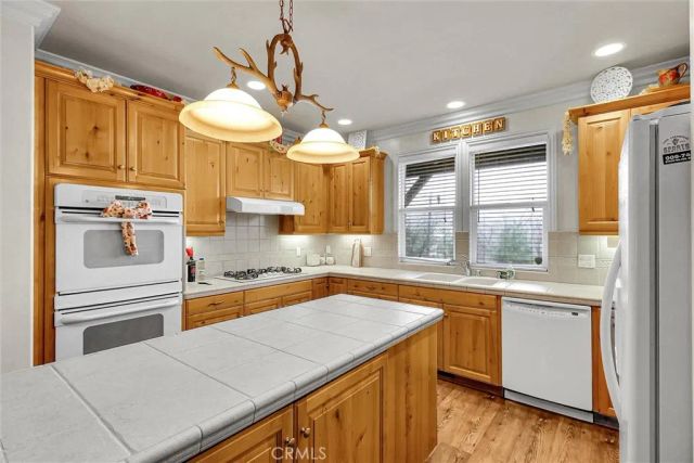 28301 Bern Lane, Lake Arrowhead, CA 92352