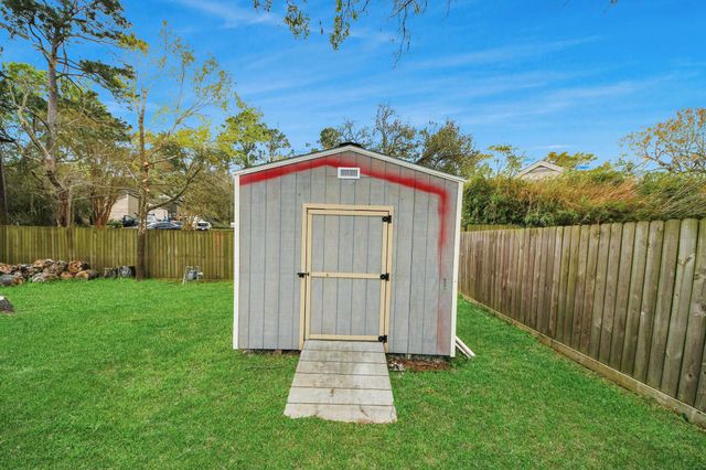 2806 Oak Drive, Dickinson, TX 77539